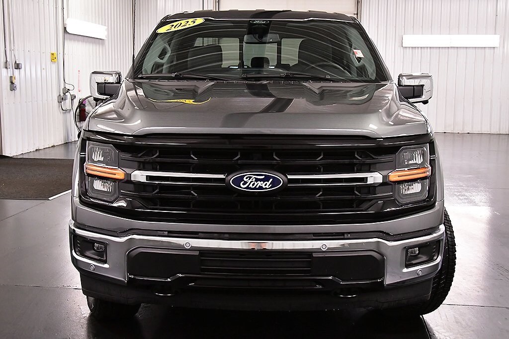 2025 Ford F-150 XLT photo 2