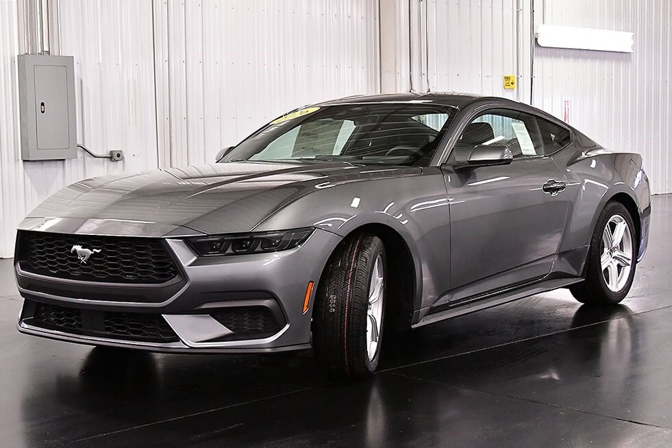 2026 Ford Mustang EcoBoost photo 3