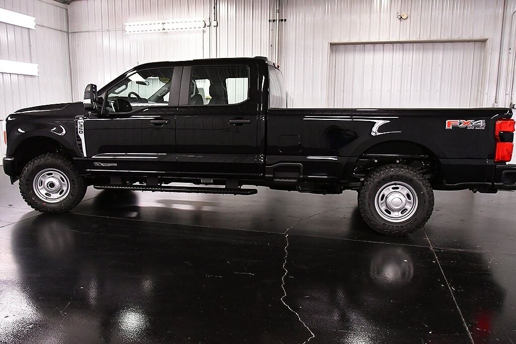 2026 Ford F-350 photo 4