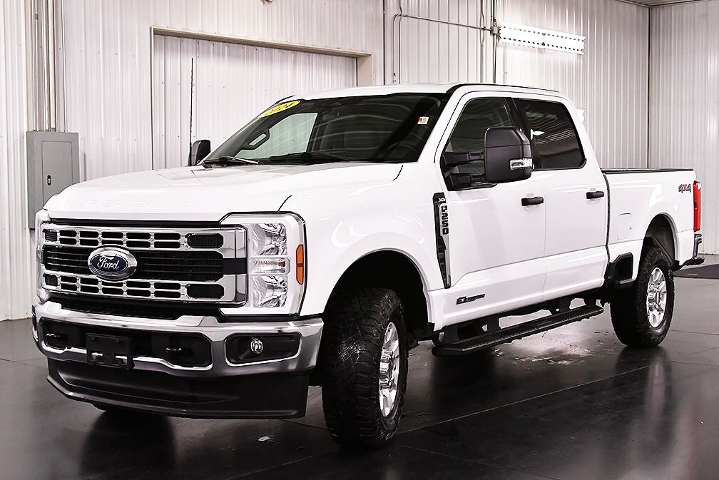 2024 Ford F-250 XLT photo 3