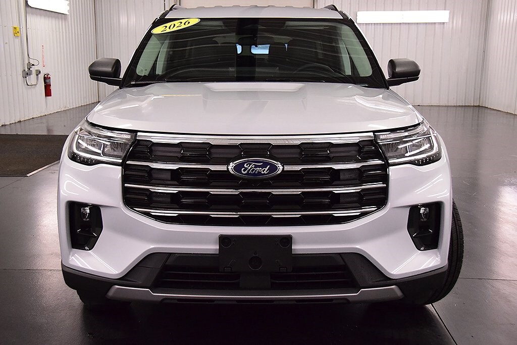 2026 Ford Explorer photo 2
