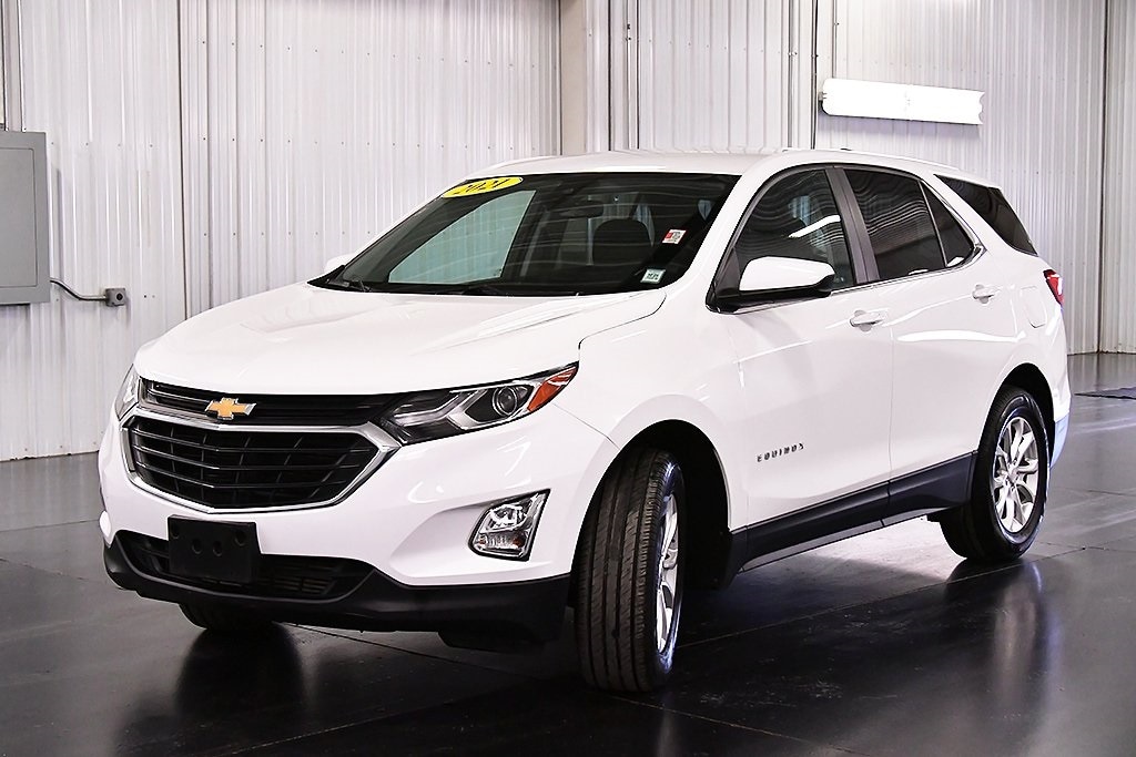 2021 Chevrolet Equinox LT photo 3