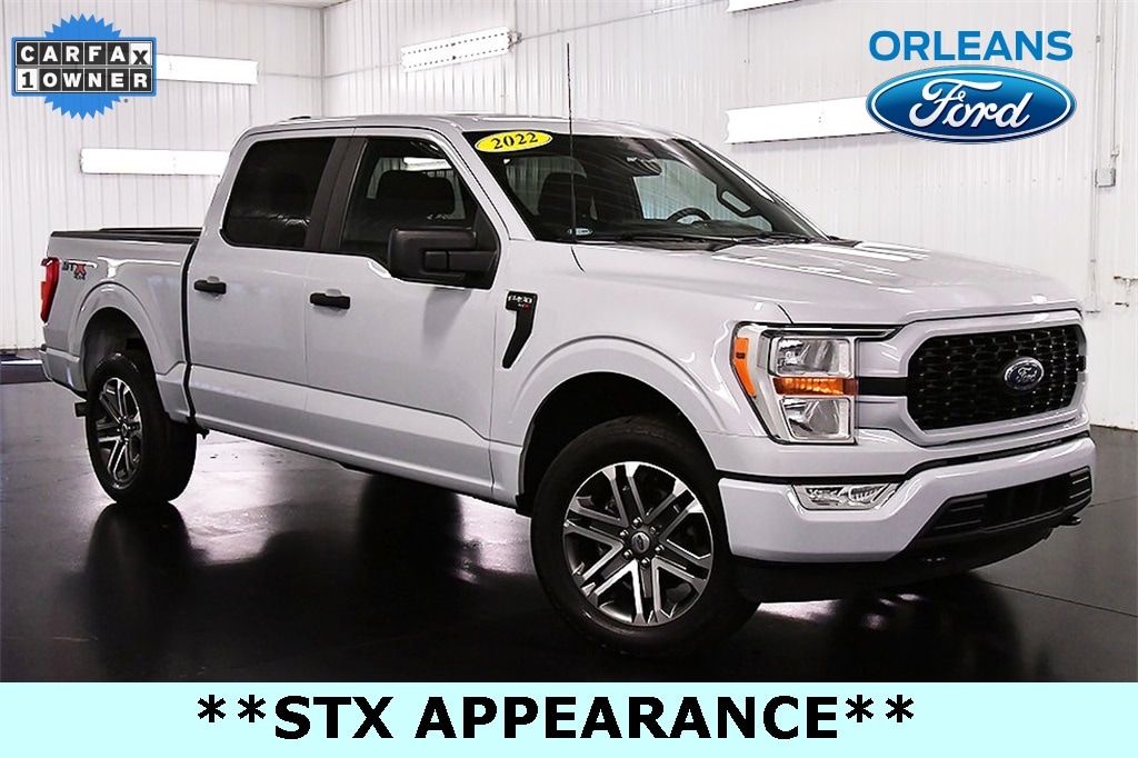 2022 Ford F-150 XL's photo