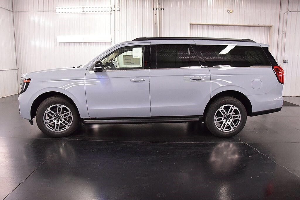 2025 Ford Expedition MAX photo 4
