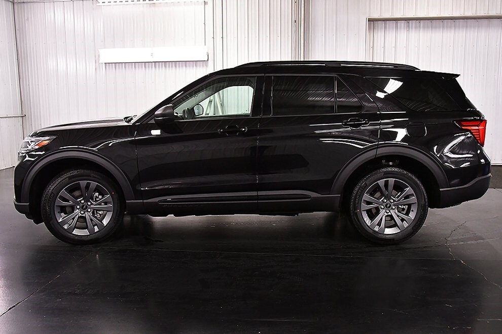 2026 Ford Explorer photo 4