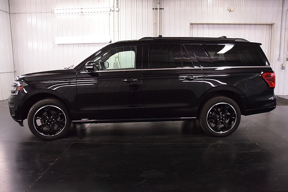 2022 Ford Expedition MAX Limited photo 3