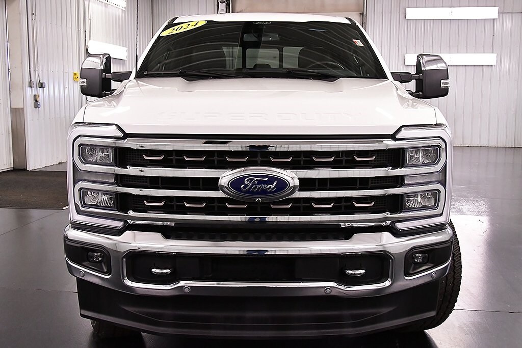 2024 Ford F-350 photo 2