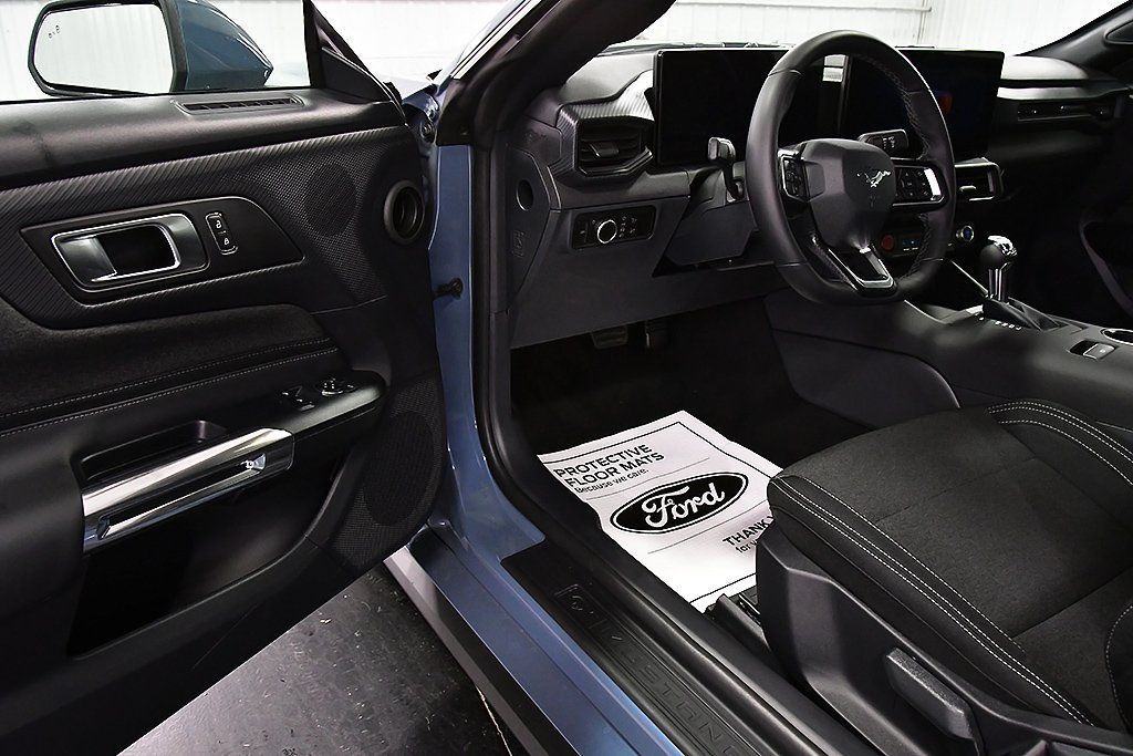 2026 Ford Mustang EcoBoost Fastback - Photo 13