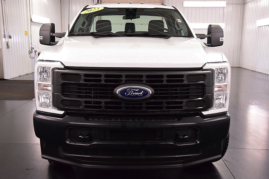 2023 Ford F-250 XL photo 2