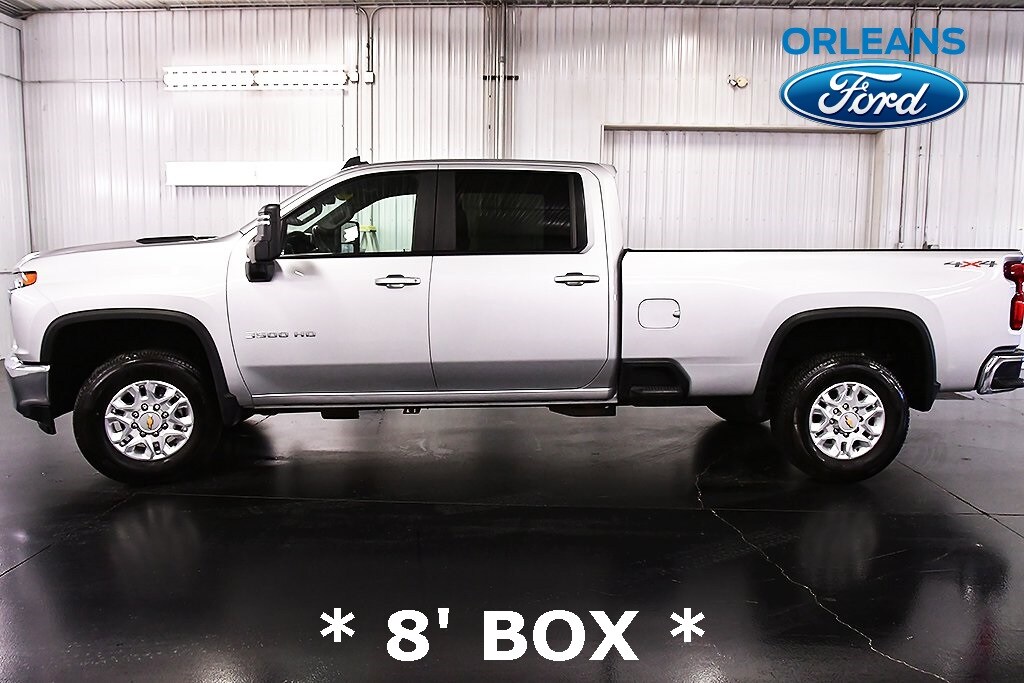 2022 Chevrolet Silverado 3500HD LT photo 4