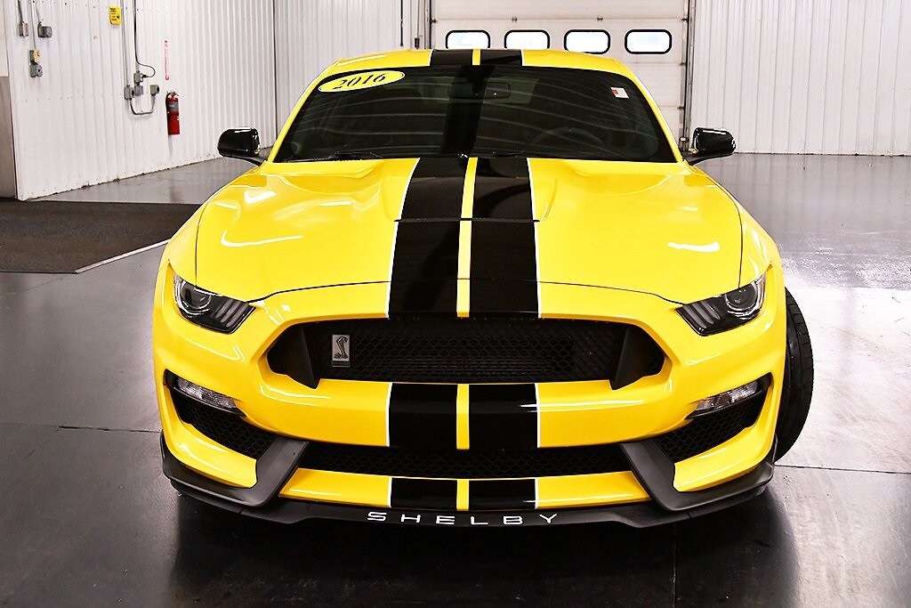 2016 Ford Mustang Shelby GT350 photo 2