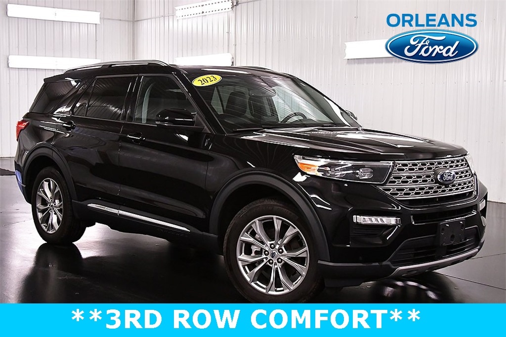 2023 Ford Explorer Limited's photo