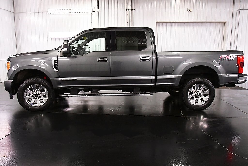 2017 Ford F-250 Lariat photo 4