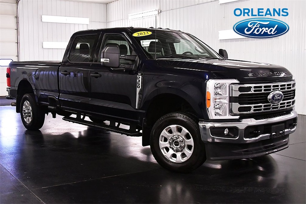 2023 Ford F-350 Super Duty XLT's photo