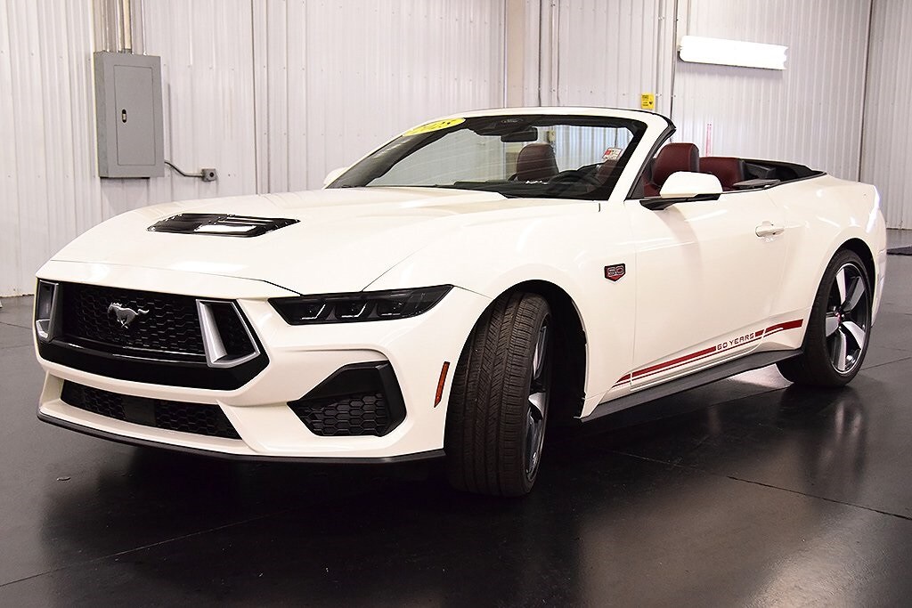 2025 Ford Mustang GT Premium photo 3