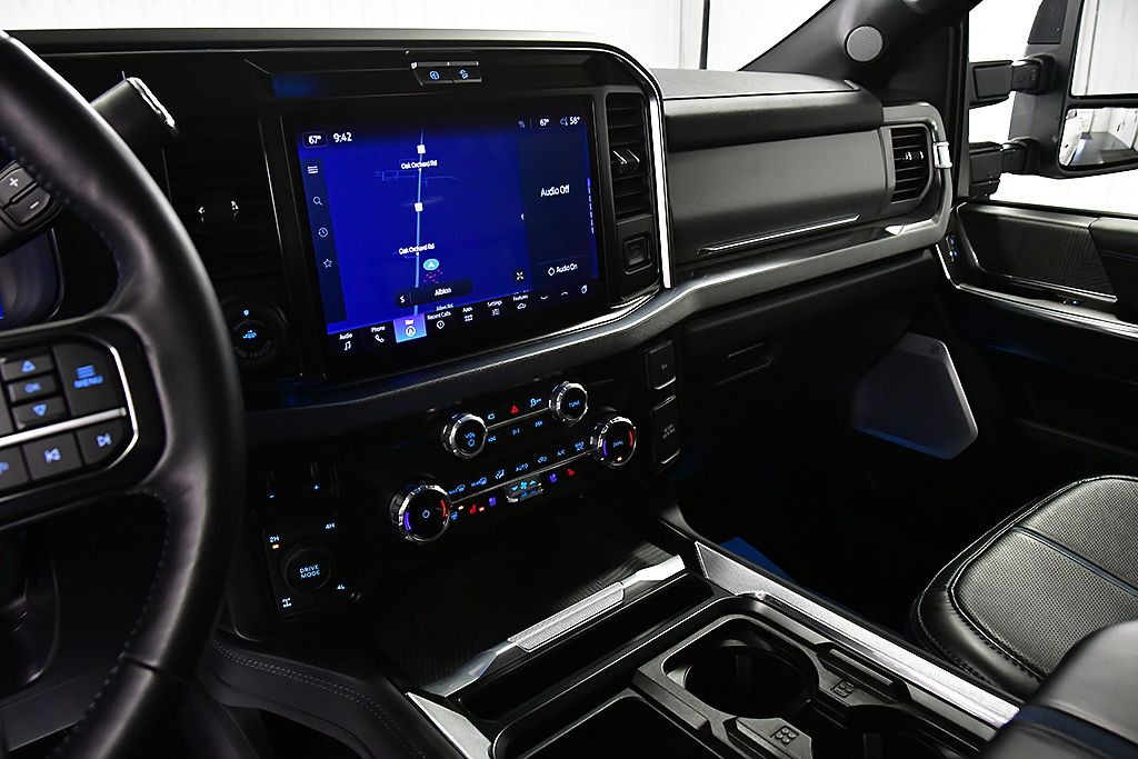 2025 Ford F-250 Super Duty Platinum - Photo 23