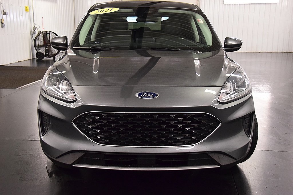 Used 2021 Ford Escape SE with VIN 1FMCU0G61MUA33854 for sale in Medina, NY