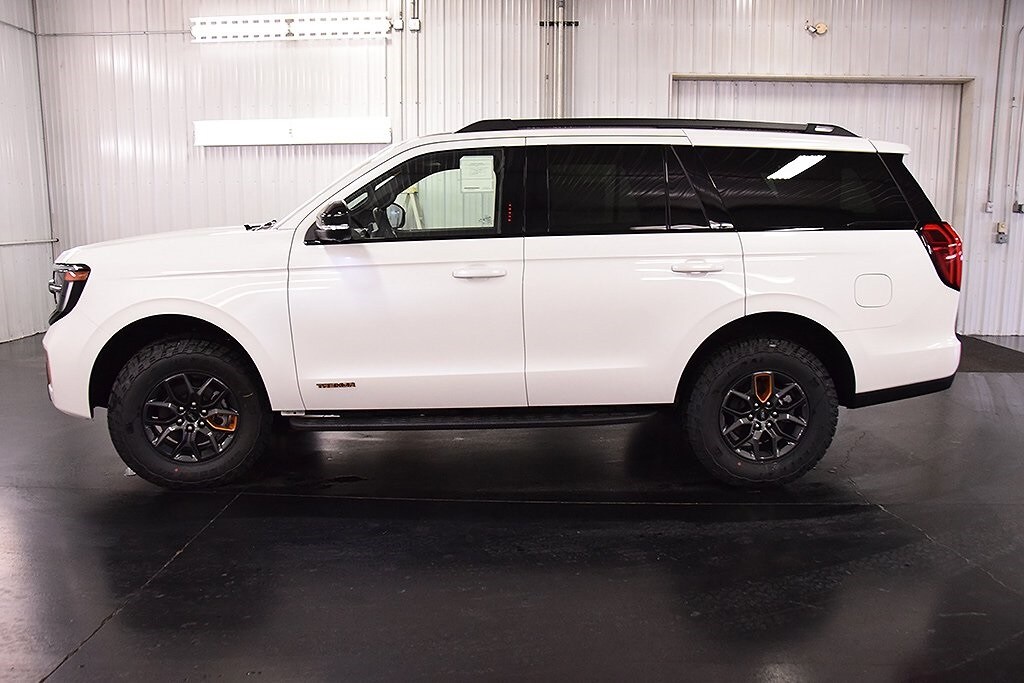 2025 Ford Expedition photo 4