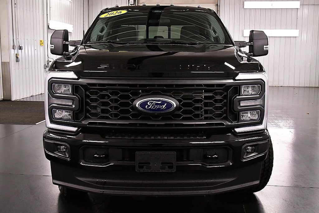 2026 Ford F-350 photo 2