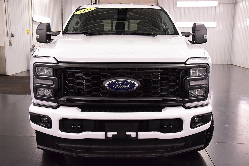 2026 Ford F-350 photo 2