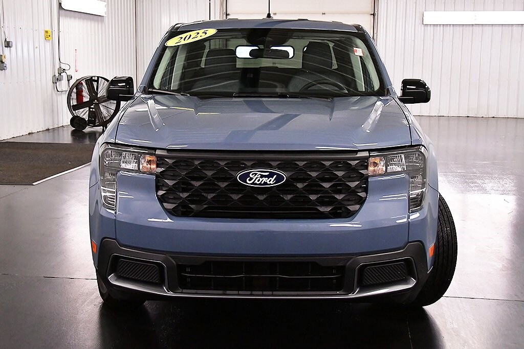 2025 Ford Maverick XLT photo 2