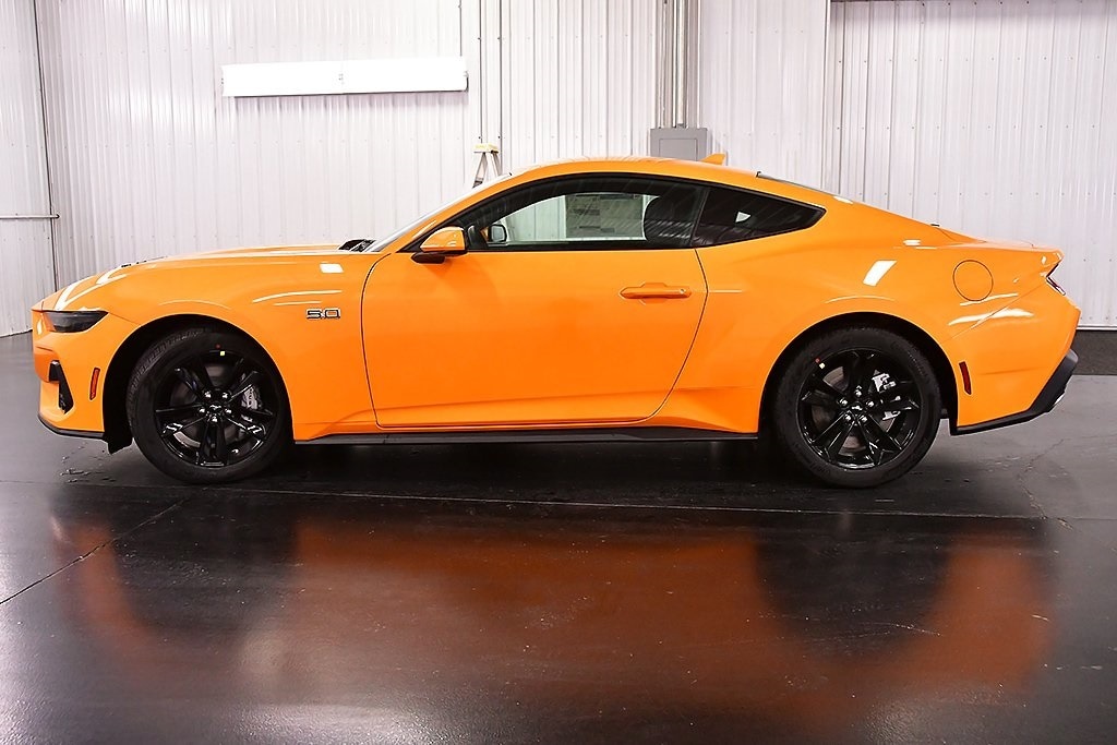 2026 Ford Mustang GT photo 4