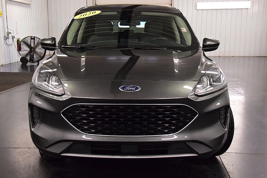 Used 2020 Ford Escape SE with VIN 1FMCU9G69LUB37754 for sale in Medina, NY