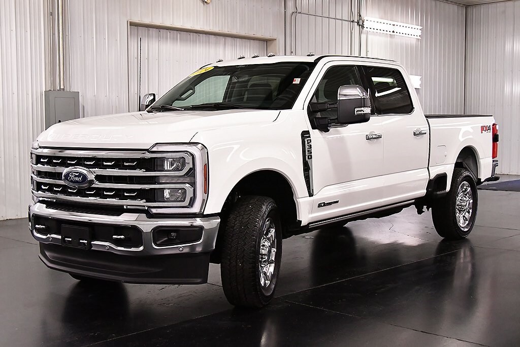 2024 Ford F-350 Lariat photo 2