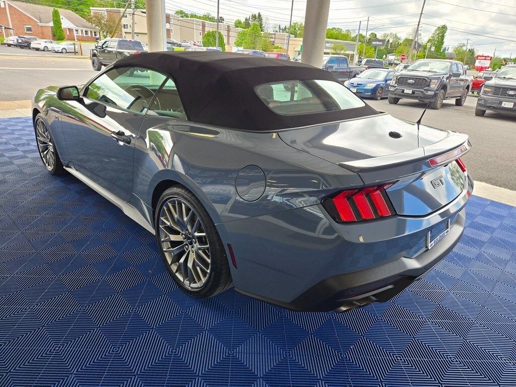 2024 Ford Mustang GT Premium Convertible photo 4