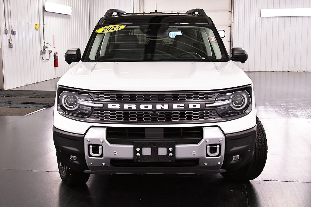 2025 Ford Bronco Sport Badlands photo 2