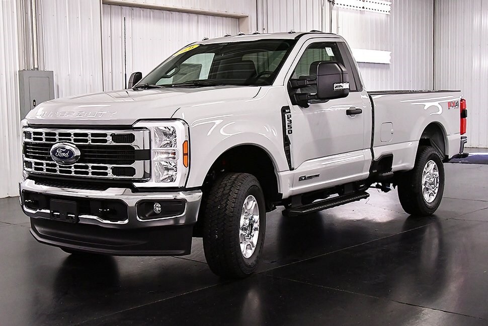 2026 Ford F-350 photo 3
