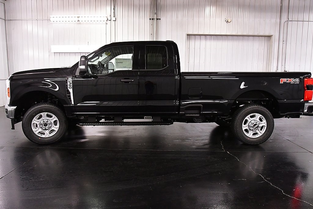 2026 Ford F-350 photo 4