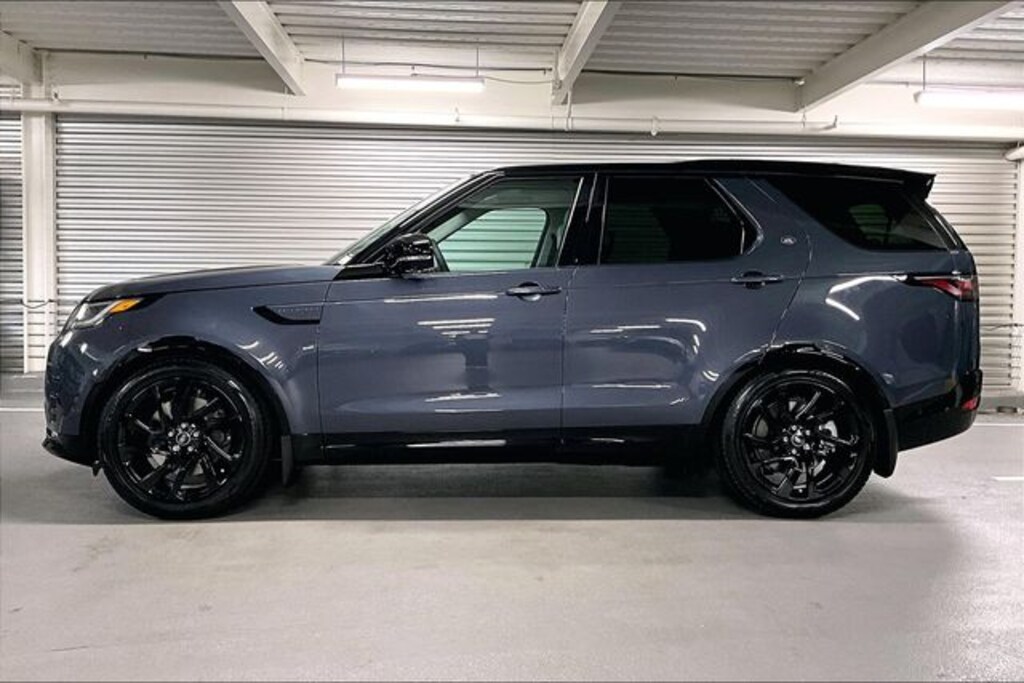 New 2025 Land Rover Discovery Dynamic SE SUV