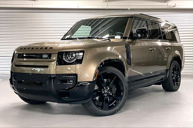 2025 Land Rover Defender X-Dynamic SE's photo