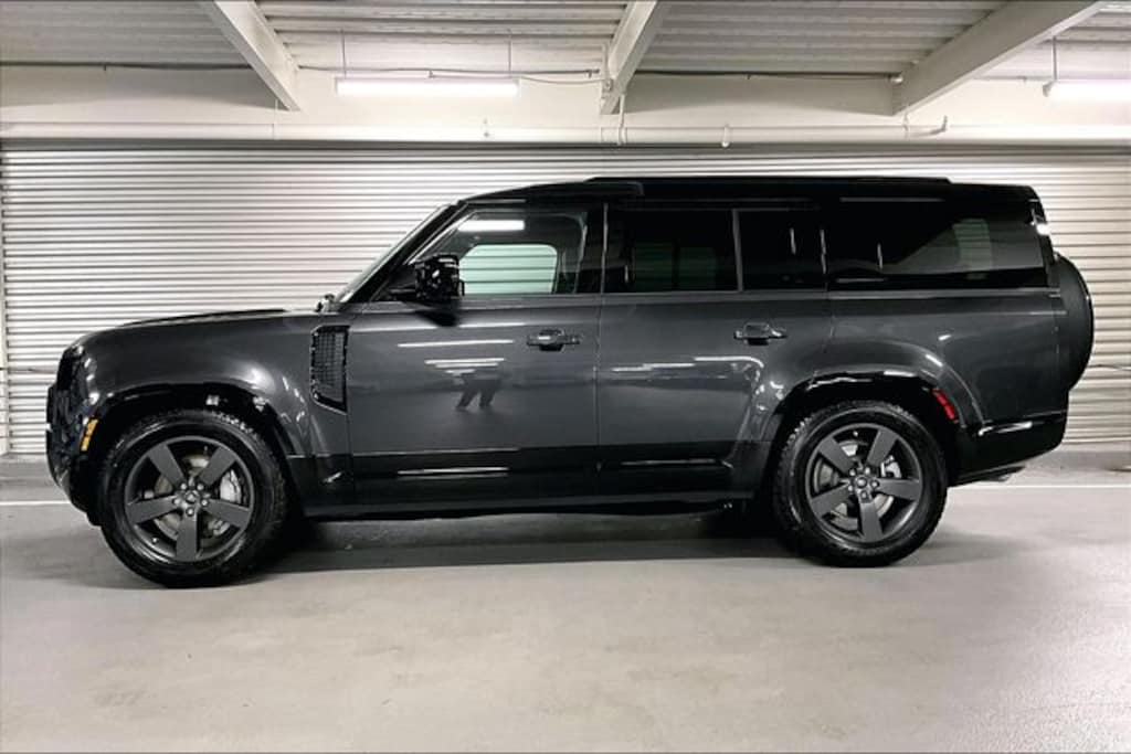 New 2025 Land Rover Defender 130 400PS X-Dynamic SE SUV