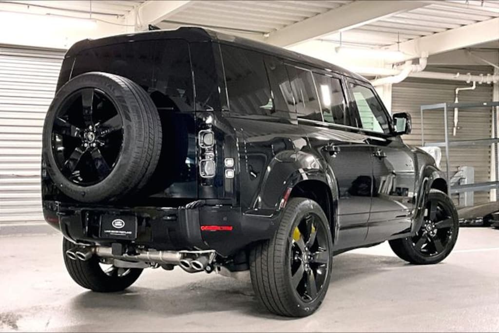New 2025 Land Rover Defender 110 XV8 525PS SUV