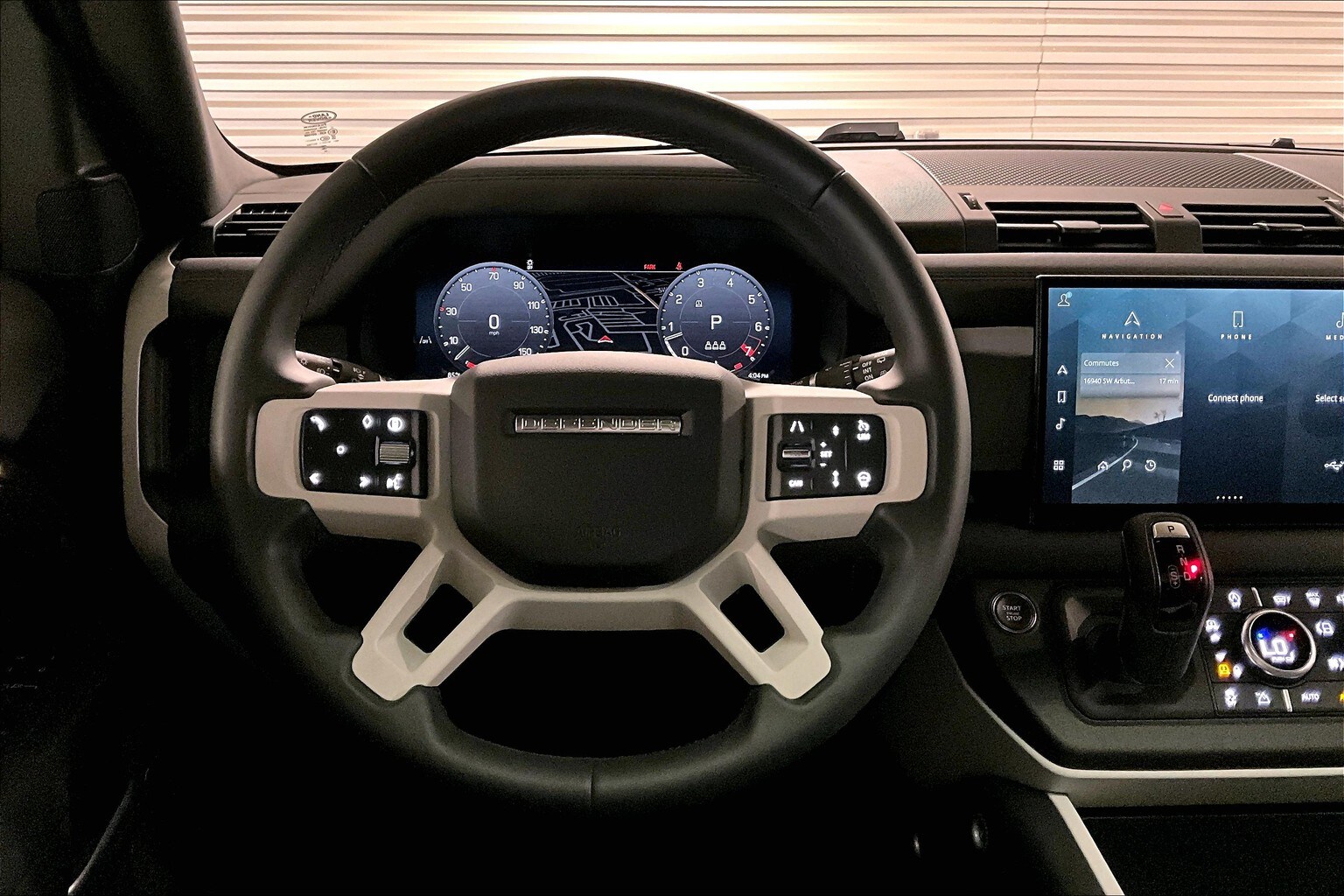 2025 Land Rover Defender 110 S photo 4