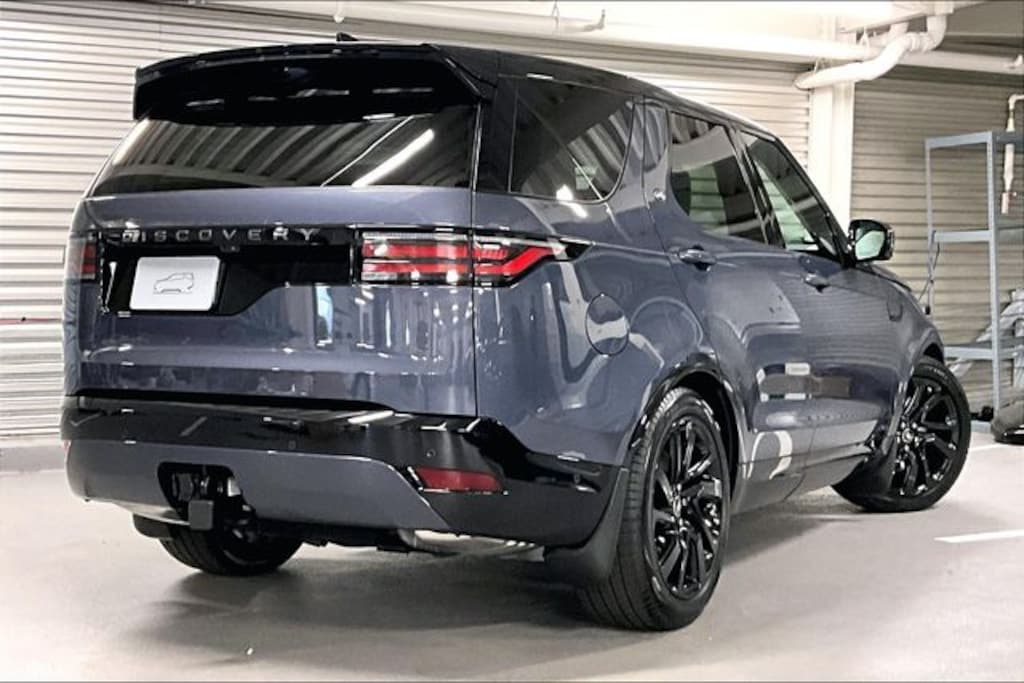 New 2025 Land Rover Discovery Dynamic SE SUV