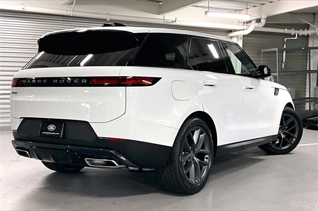 2025 Land Rover Range Rover Sport SE photo 3