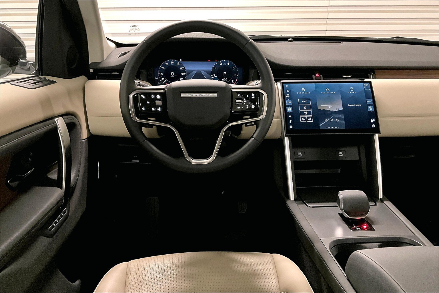 2025 Land Rover Discovery Sport S photo 3