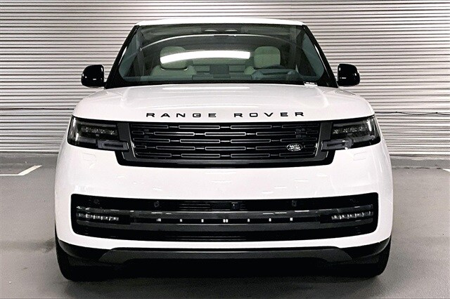 2025 Land Rover Range Rover SE photo 2