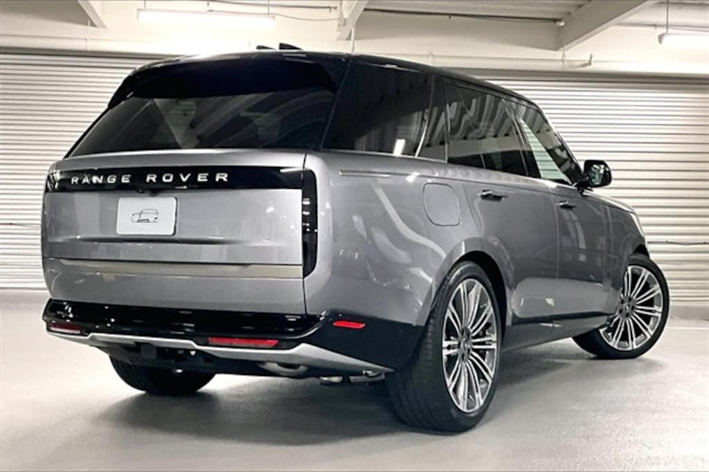 New 2025 Land Rover Range Rover SE SUV