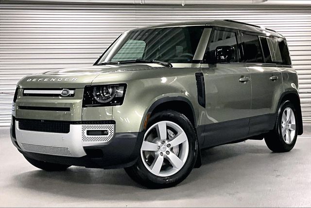 2025 Land Rover Defender S's photo