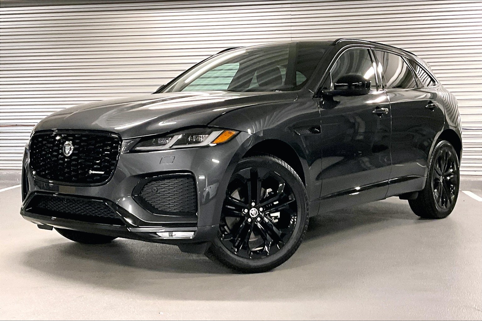 2024 Jaguar F-PACE R-Dynamic S's photo