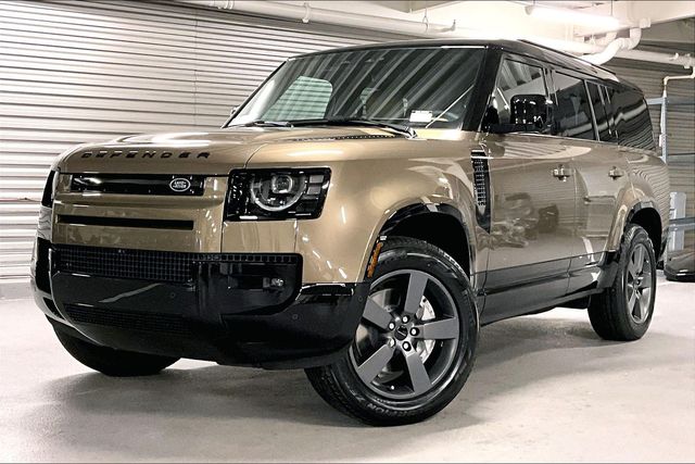 2026 Land Rover Defender X-Dynamic SE's photo