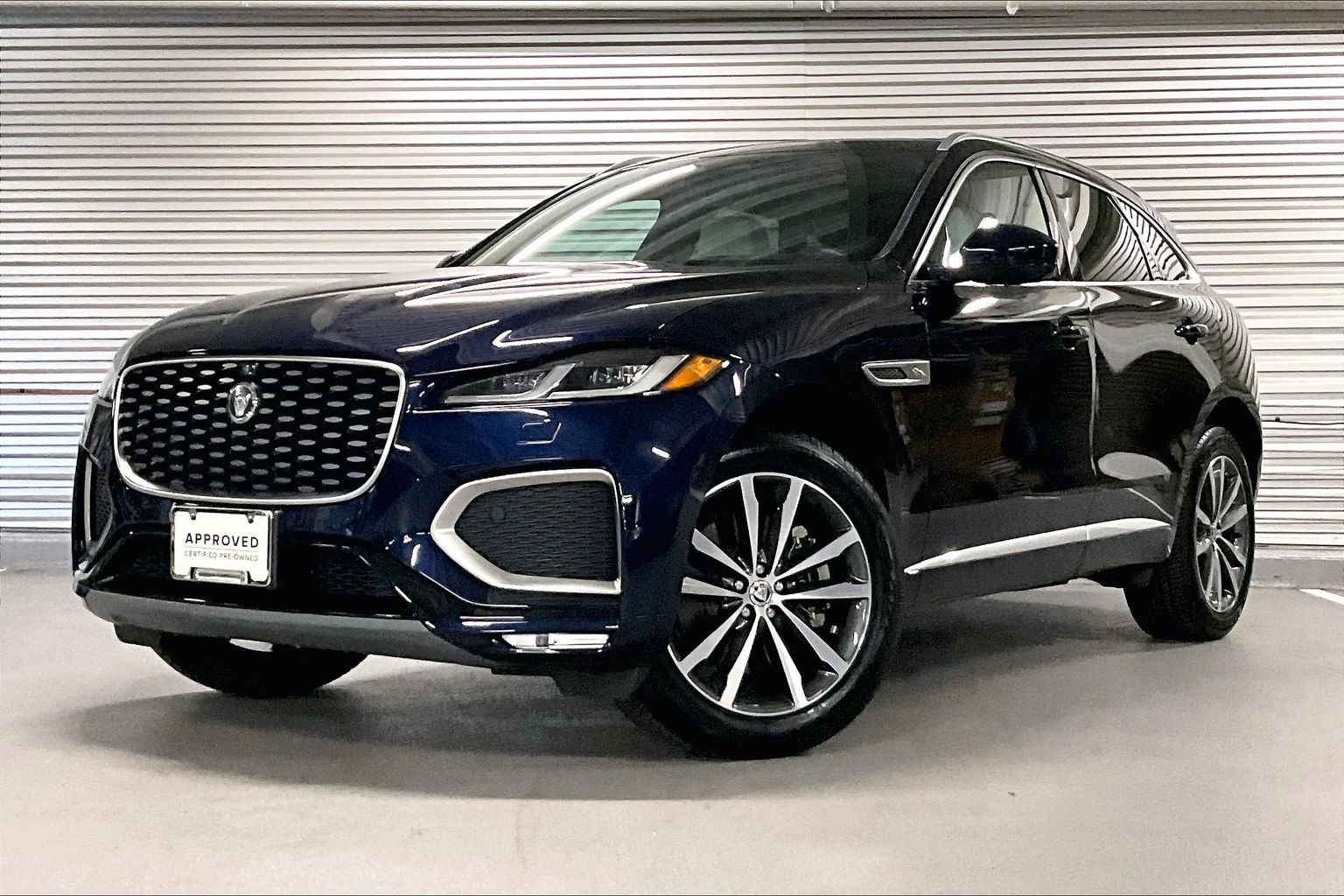 2026 Jaguar F-PACE P250 R-Dynamic S's photo