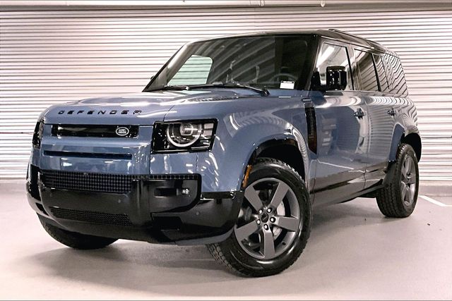 2026 Land Rover Defender 110 X-Dynamic SE P400's photo