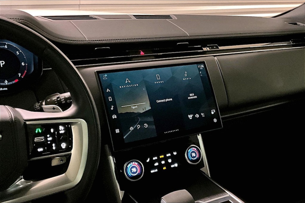 2023 Land Rover Range Rover SE photo 2