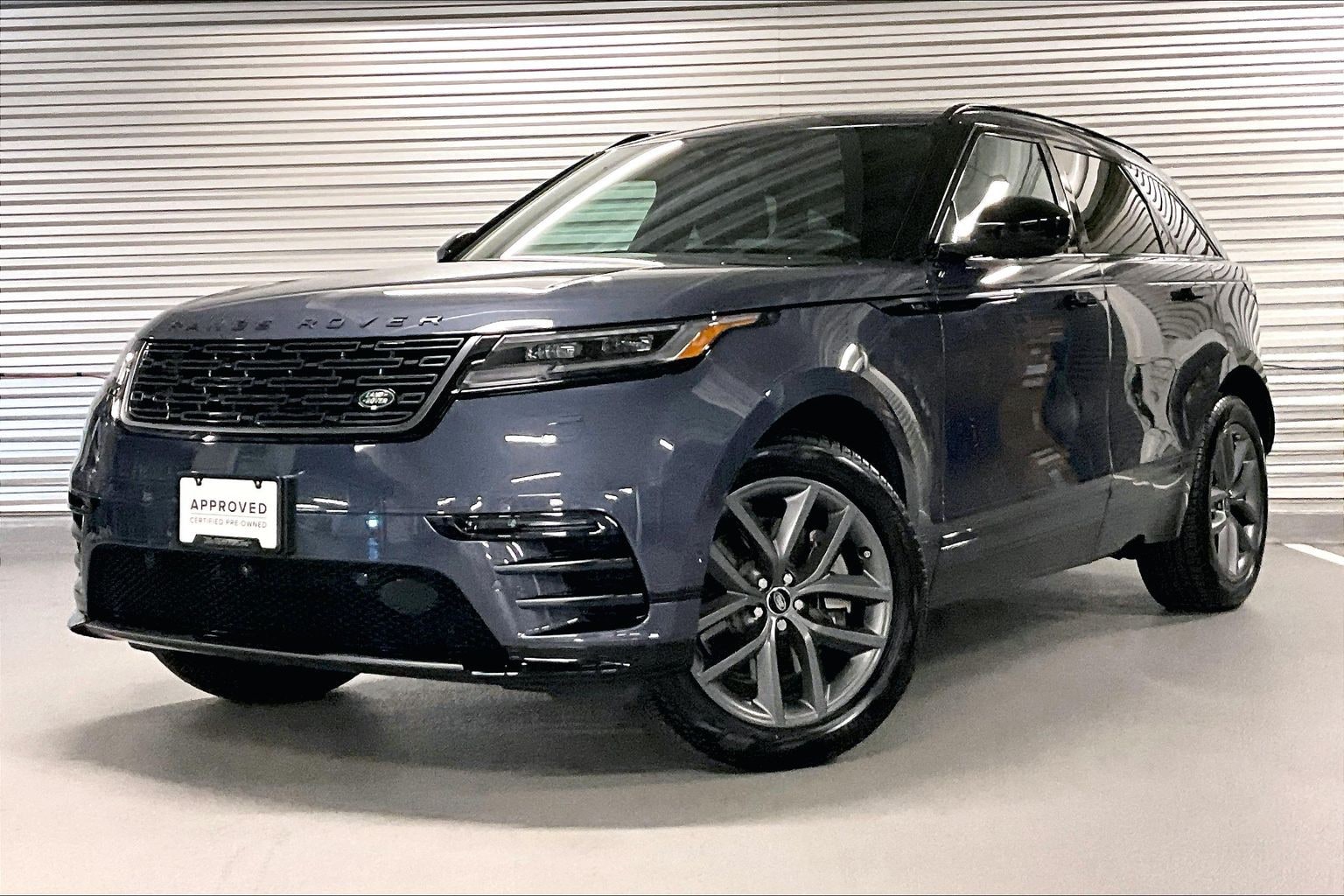 2026 Land Rover Range Rover Velar P250 Dynamic SE's photo