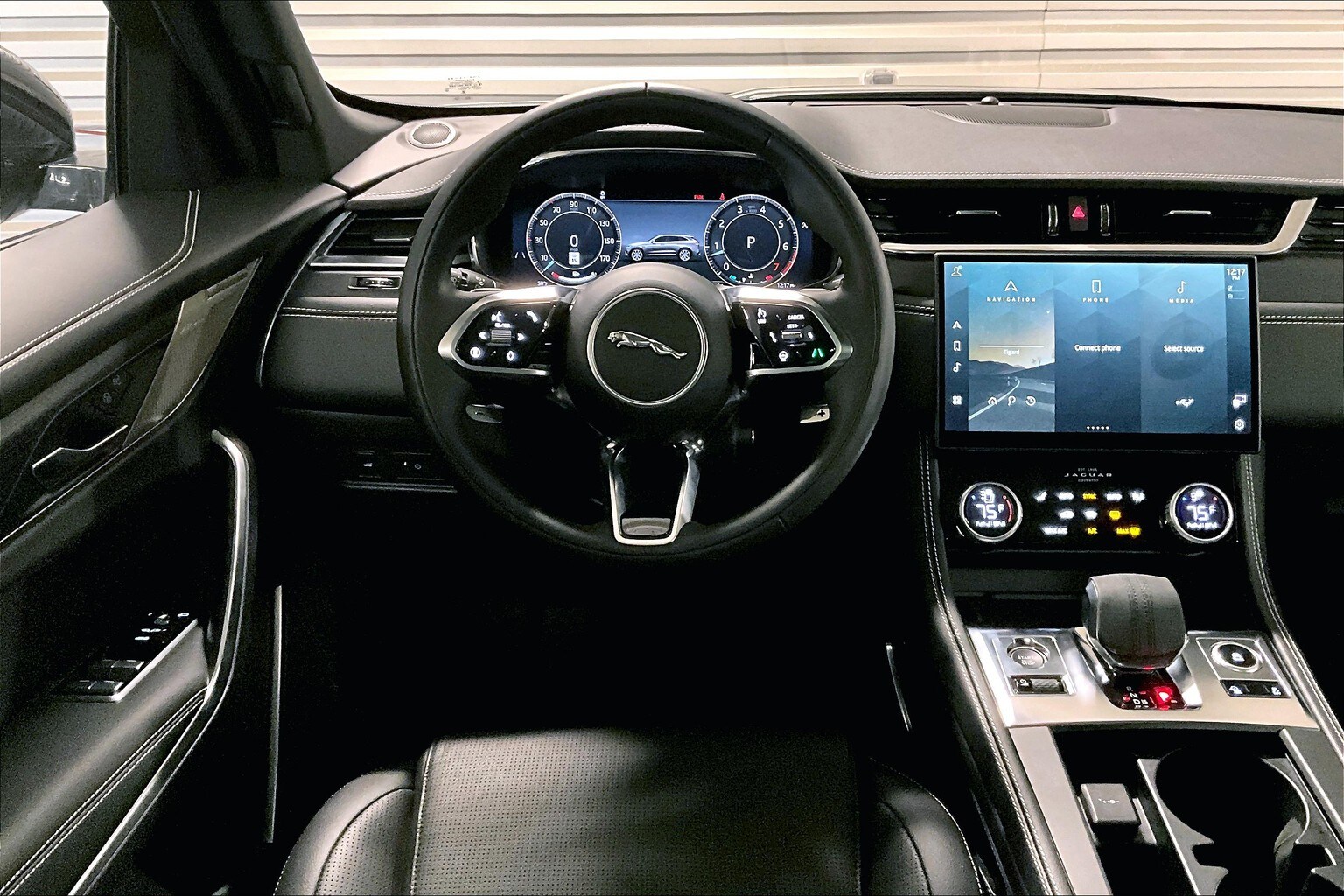 2025 Jaguar F-PACE P250 R-Dynamic S photo 4